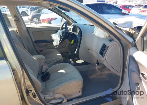 2002 Hyundai Elantra Gls z USA, uszkodzony, nr VIN KMHDN45D62U320341